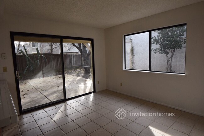 Foto del edificio - 1508 Waterwheel Dr