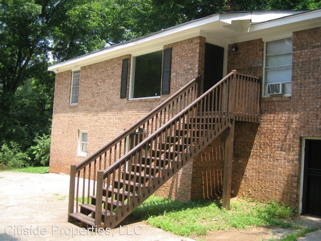 Primary Photo - 1036 Longley Ave NW