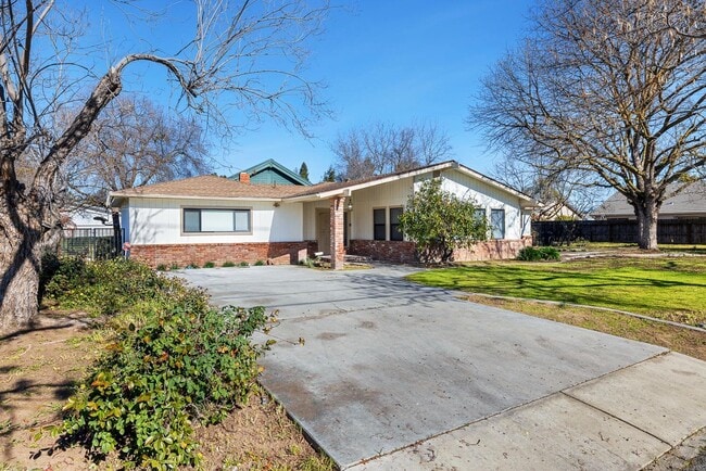 Building Photo - 2485 Bullard Ave.
