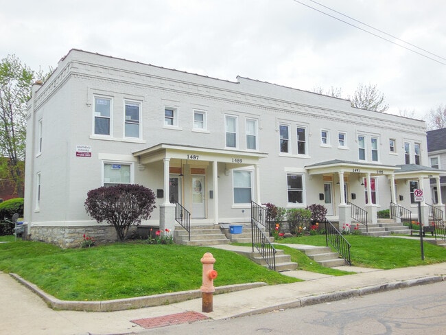 Building Photo - 1487-1499 Hamlet St