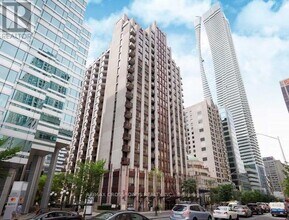 Building Photo - 85 Bloor St E