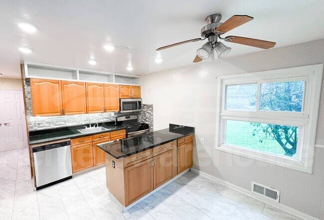 Foto del edificio - 1403 Gladstone Dr