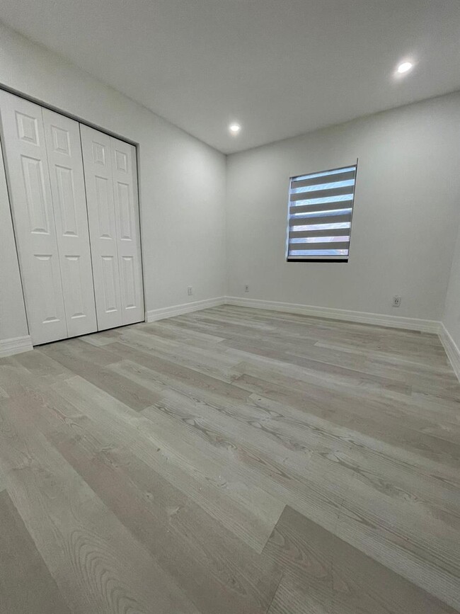 Building Photo - 934 32nd St