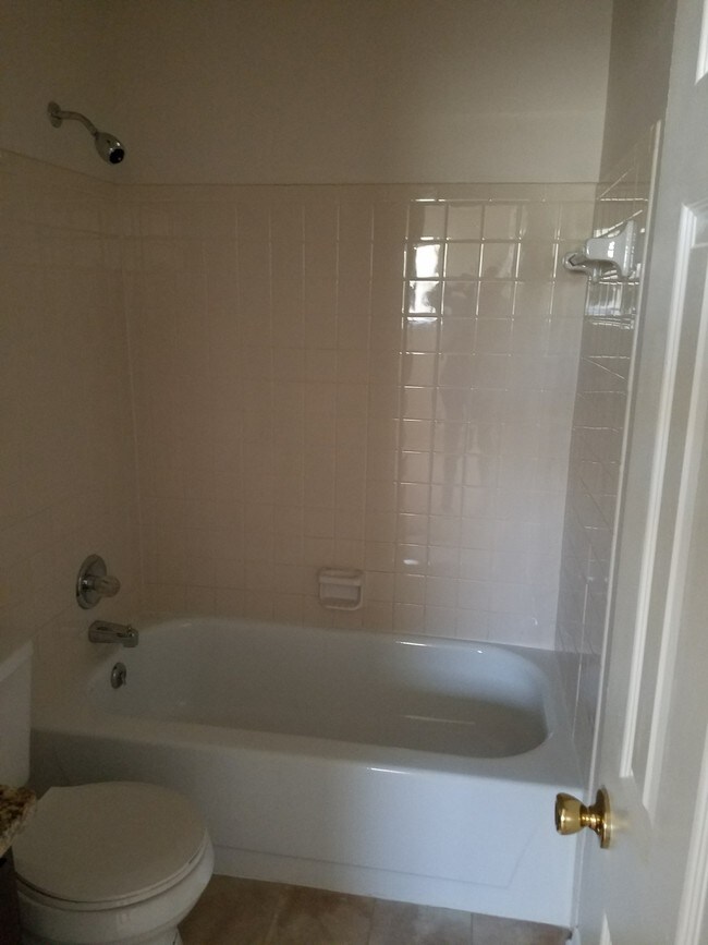 Foto del edificio - 103 Village Ln