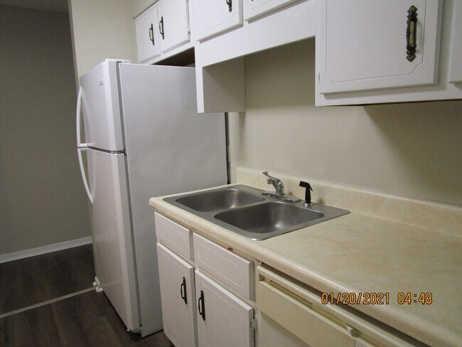 Foto del edificio - 4551 Cedar St