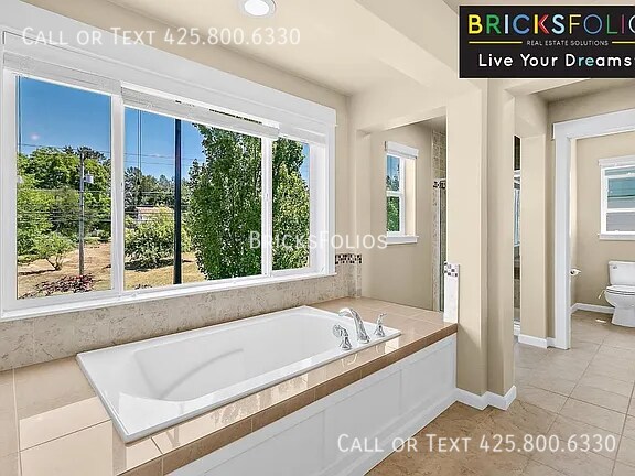 Foto del edificio - 814 Mount Baker Pl NE