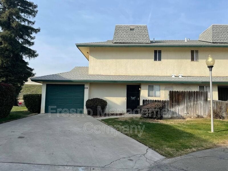 Primary Photo - 4909 N Winery Cir