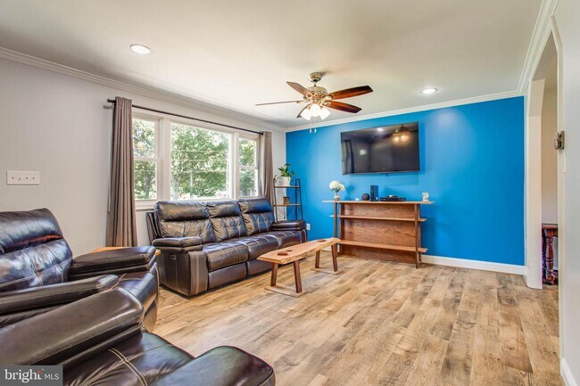 Foto del edificio - 7635 Poplar Rd