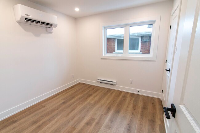 Photo du bâtiment - 142 Young St