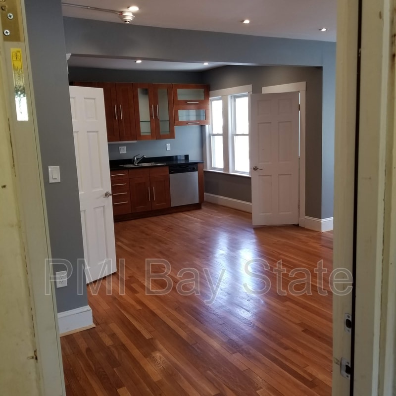 Primary Photo - 650 Metropolitan Ave