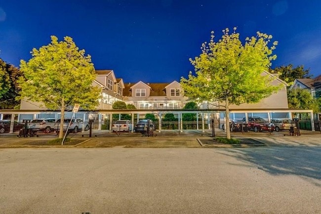 Building Photo - 1621 Heights Blvd