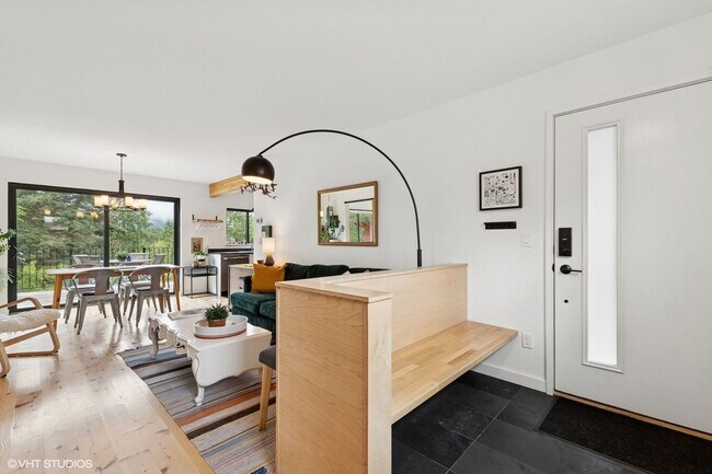 Foto del edificio - Furnished 2 Bed 2 Bath Columbia Falls Home