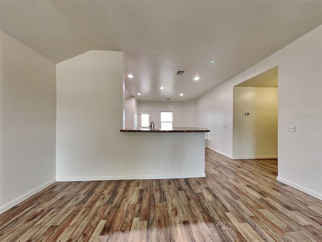 Building Photo - 2816 Sun Berry Way