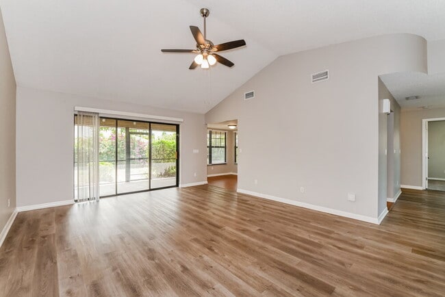 Building Photo - 1210 SE 36th Terrace