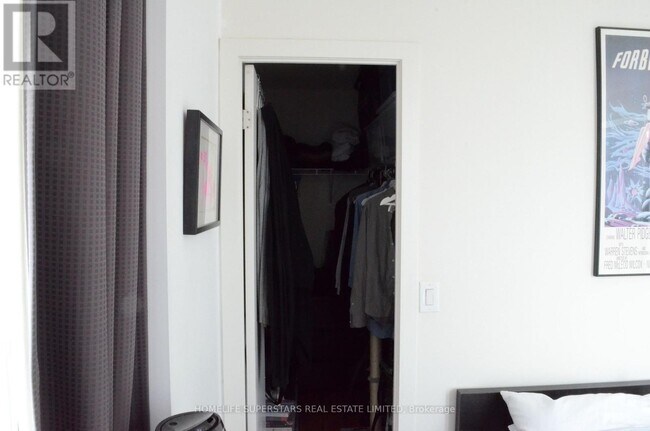 Building Photo - 38 Joe Shuster Way