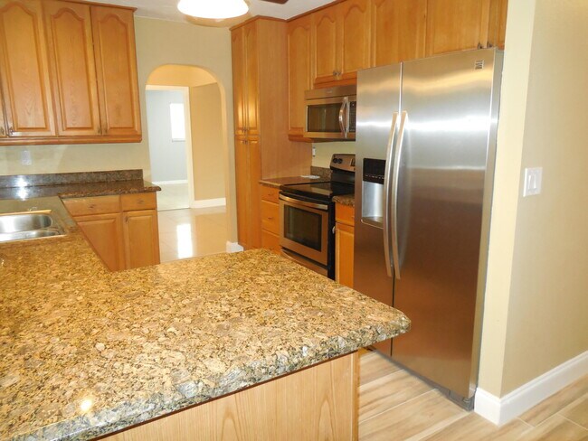 Building Photo - 1681 Wyndcliff Dr