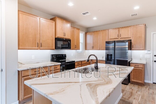 Building Photo - 308 Spirit Cir