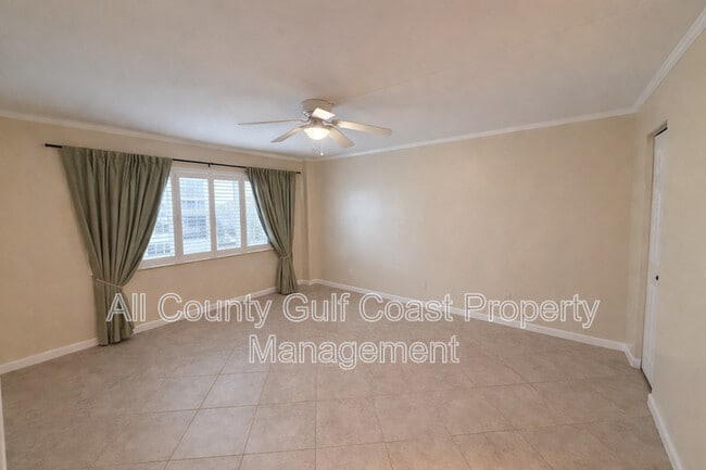 Foto del edificio - 232 St Augustine Ave