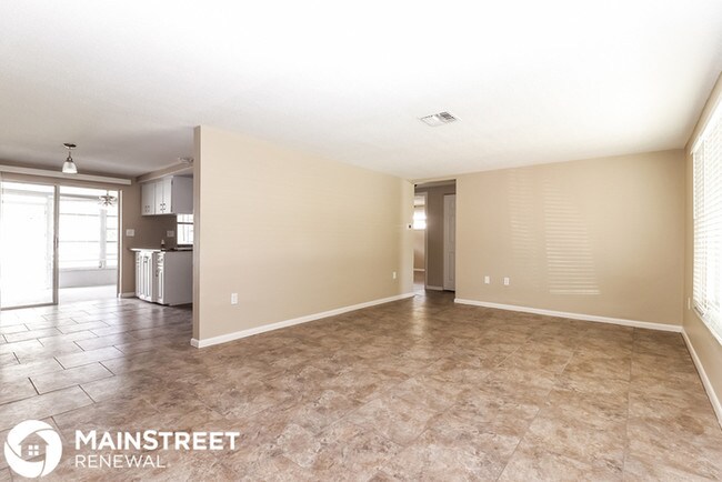 Building Photo - 7731 Summertree Ln