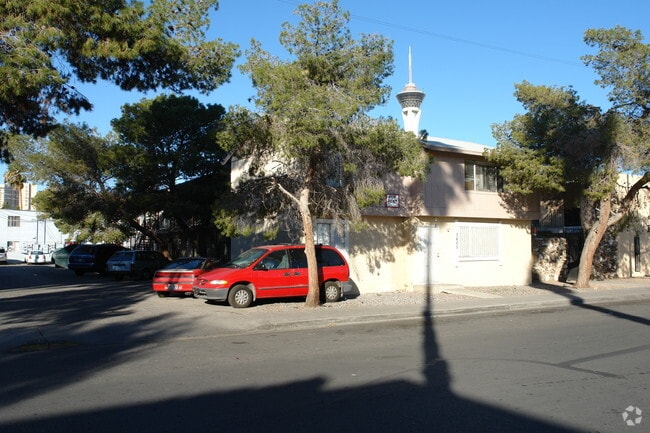 Building Photo - 2605 Sherwood St