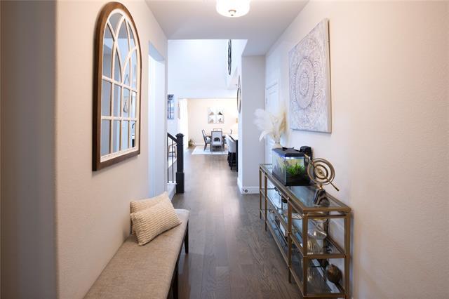 Foto del edificio - 9329 Middleground Pl