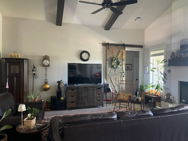 Foto del edificio - 1709 Reid Pryor Rd