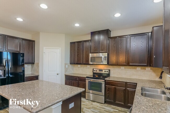 Building Photo - 1314 Sunset Farm