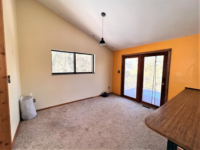 Foto del edificio - 1576 Burland Dr