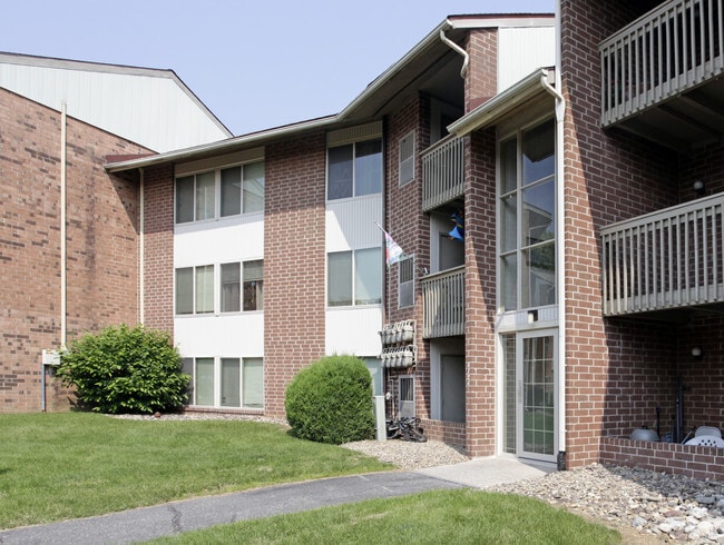 Building Photo - Spring Valley