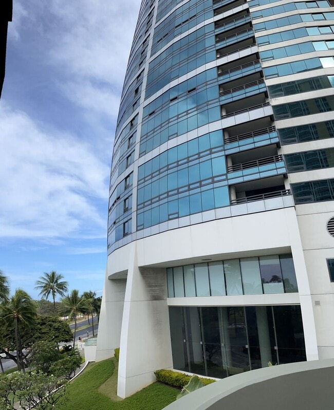 Building Photo - Furnished 2-bedroom with Amazing Ocean View