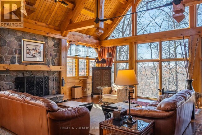 Building Photo - 11 Valleycrest Dr