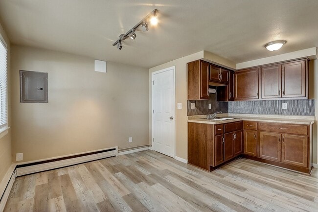 Building Photo - 3578