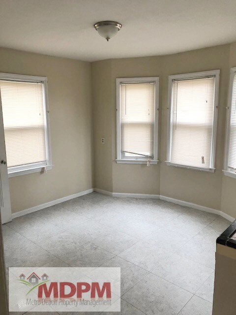 Foto del edificio - 18227 Birwood St