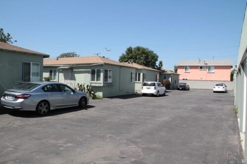 Building Photo - 619 Nectarine St