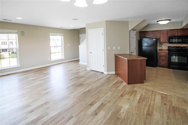 Building Photo - 38 Stonewall Creek Ct