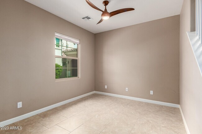 Building Photo - 4128 S Greythorne Way