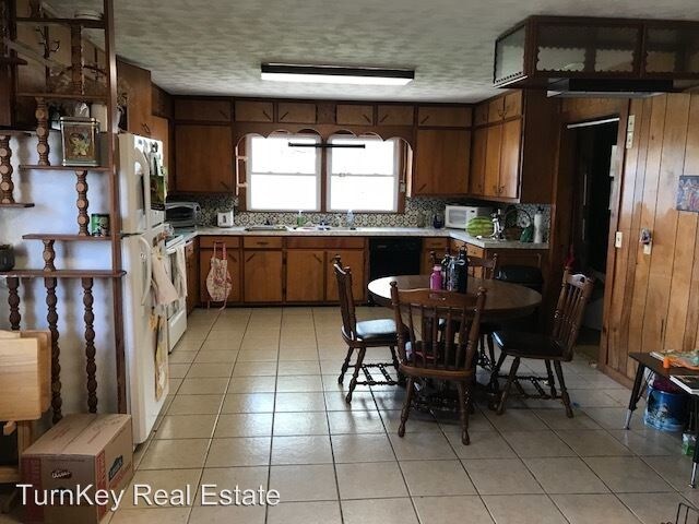Building Photo - 2 br, 1 bath House - 2215 N Bolivar Road