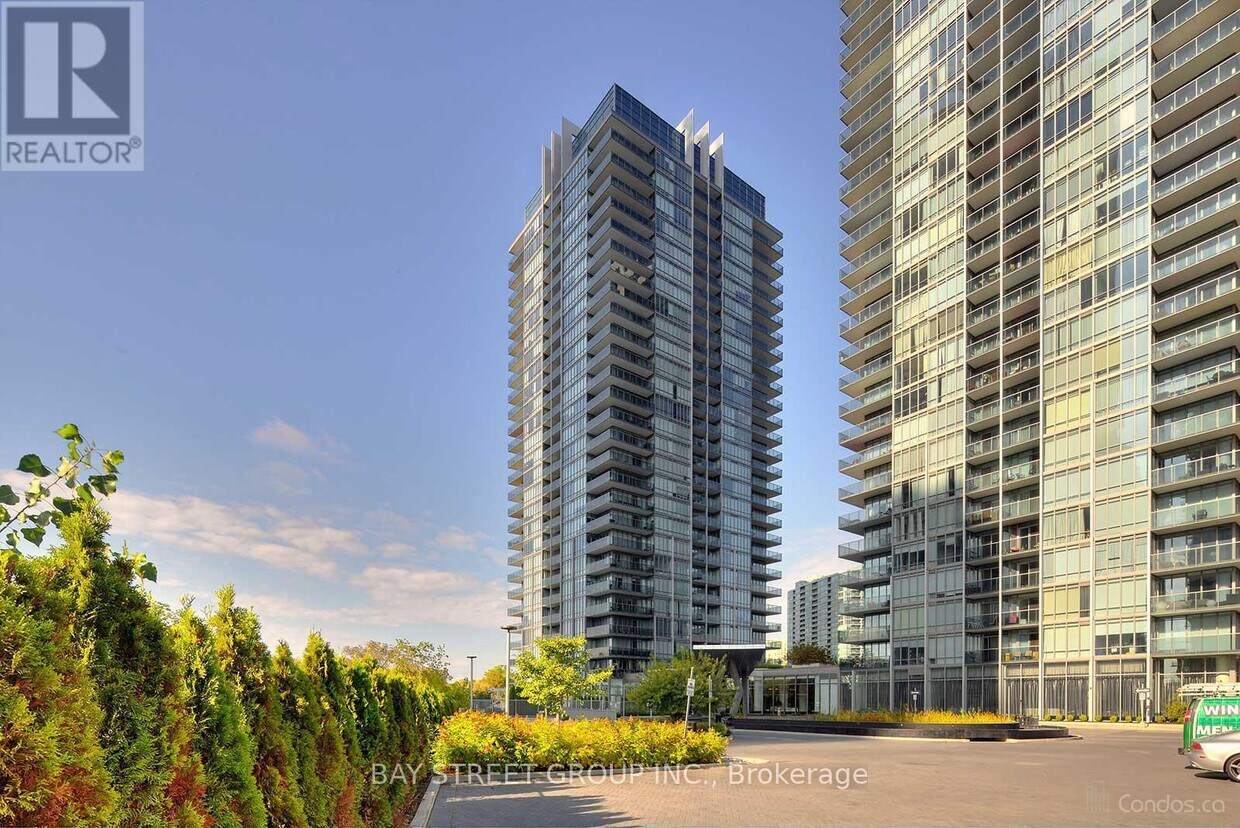 Photo principale - 88-2088 Park Lawn Rd