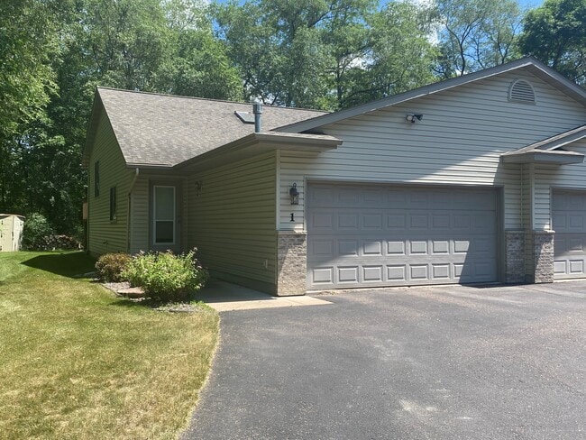 Building Photo - 1710 Menomonie St