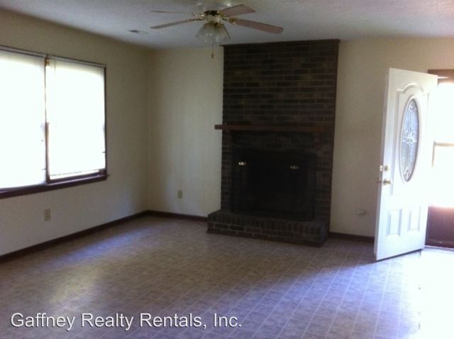 Building Photo - 2 br, 1 bath Apartment - 248 Stewart Rd