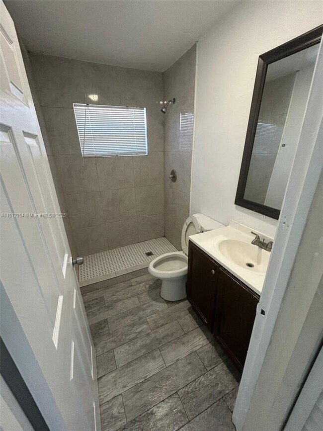 Foto del edificio - 2780 NW 14th St