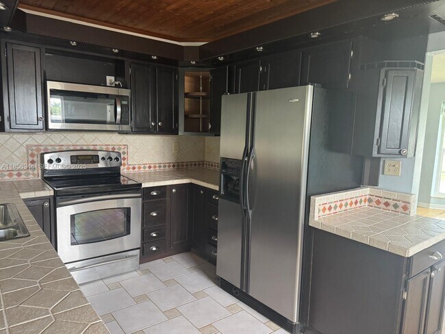 Foto del edificio - 141 NW 72nd Way