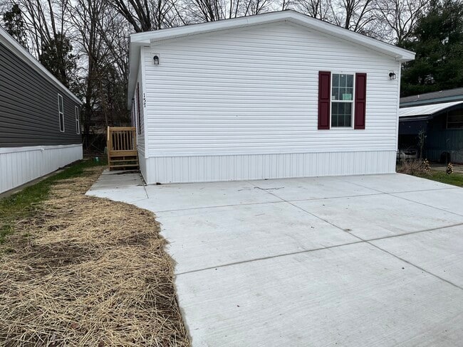 Building Photo - 6610 Lear Nagle Rd