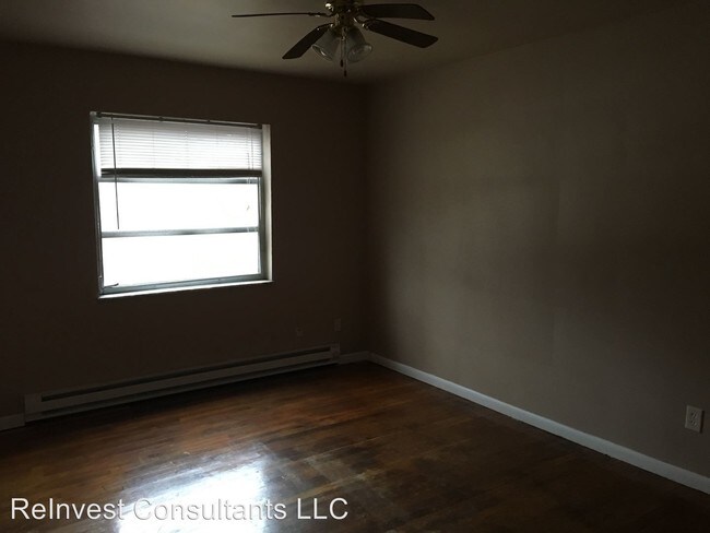 Building Photo - 5694 Folchi Dr