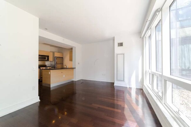 Building Photo - 350 W 42nd St