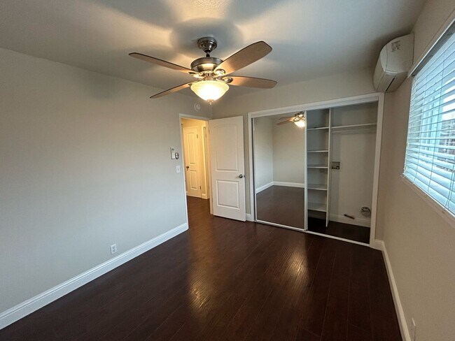 Building Photo - Walnut Creek duplex-2 units available imme...