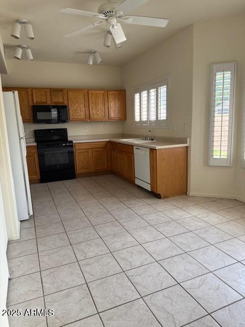 Building Photo - 6431 W Desert Hollow Dr