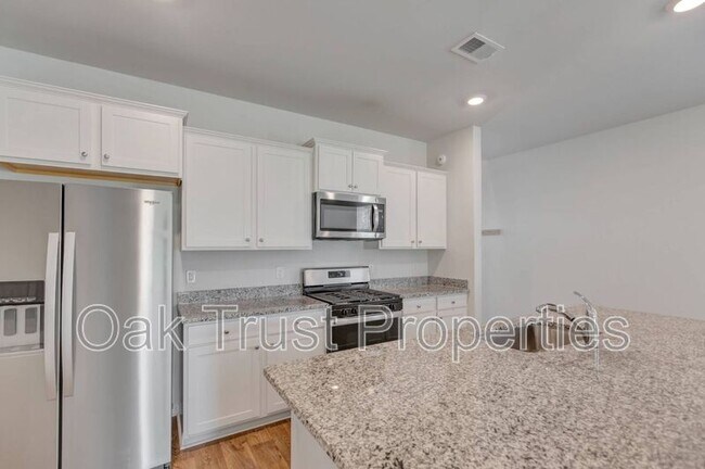 Foto del edificio - 600 Ladywood Dr