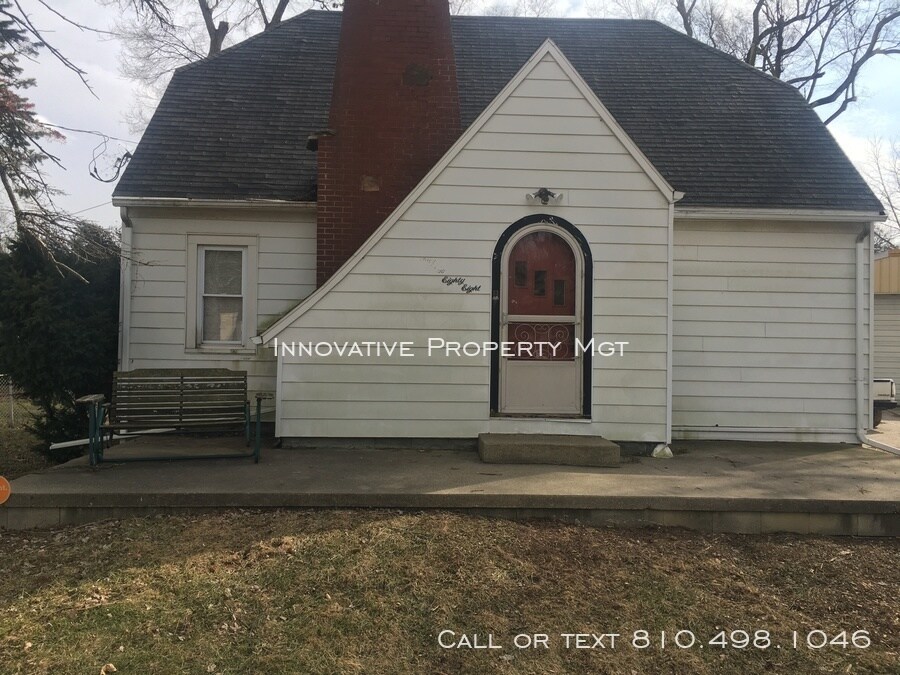 Foto principal - 3 bedroom, 1 bath home in Kearsley Schools!