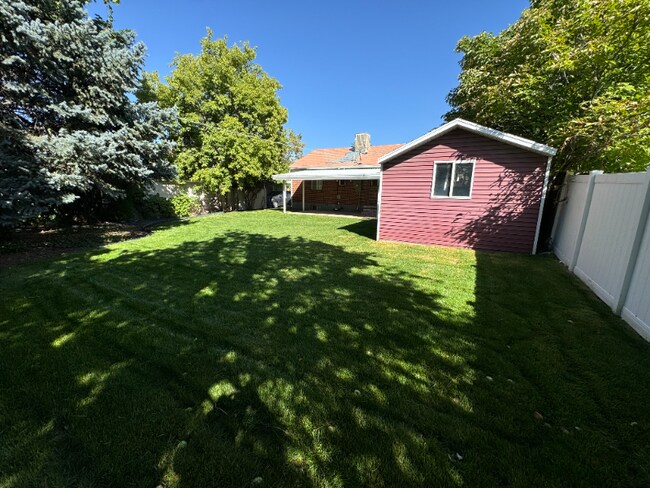 Building Photo - 1602 Gregson Ave